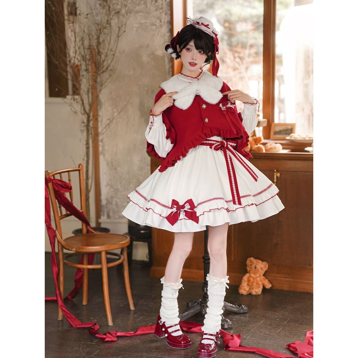 GIANA レッド　ケープ　ドレス　ワンピ　プリーツ ガーリーケープレッドバイカラーワンピース：ケープ | Maiden's Rêve