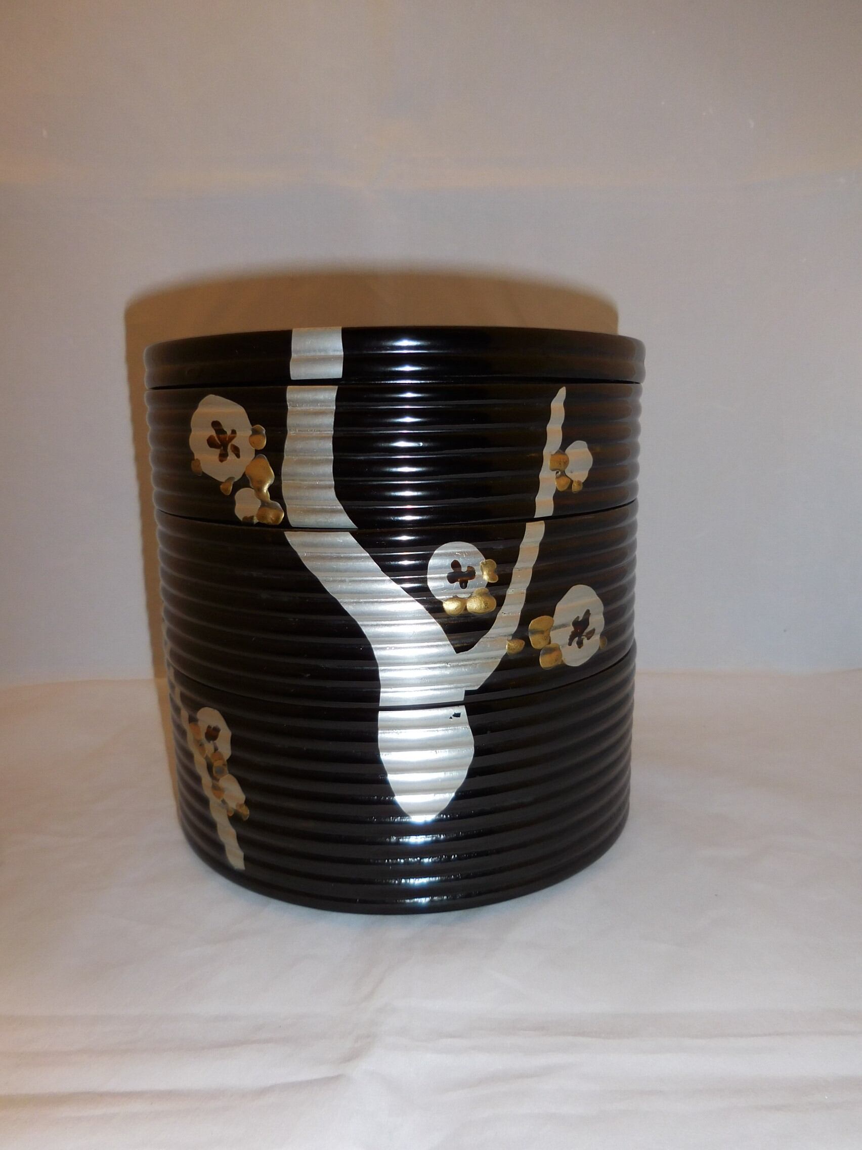 漆蒔絵三段重 three-tiered lacquer ware box(circle) | 春夏秋冬