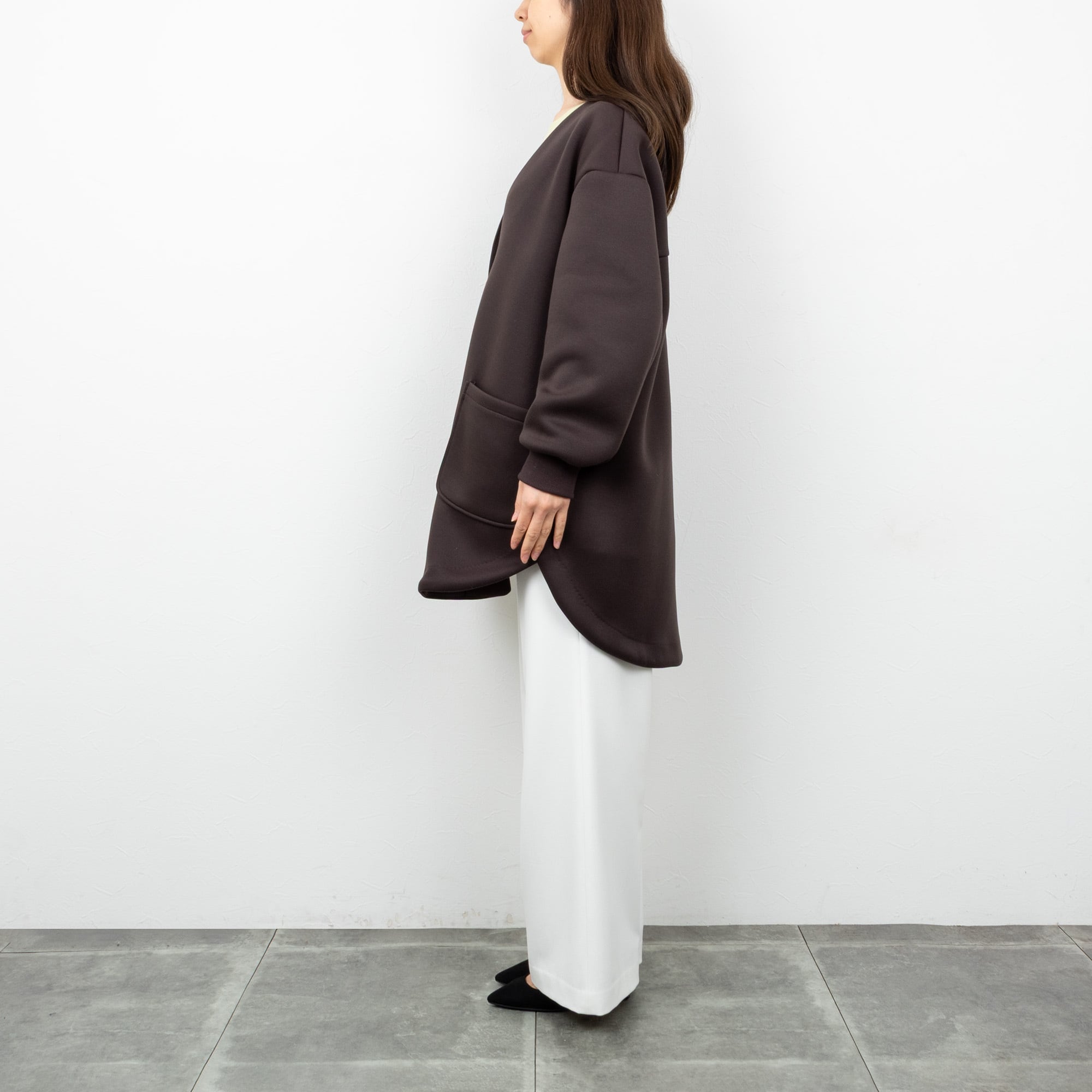 QTUME／クチューム】ダンボールラウンドヘムミドルコート（ブラウン