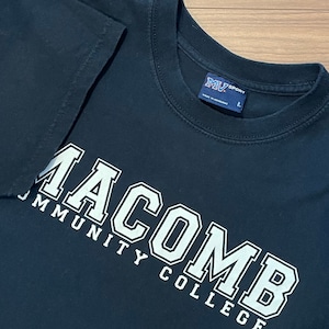 【MV SPORT】カレッジ マコームコミュニティ大学 ロゴ Tシャツ MACOMB COMMUNITY COLLEGE Lサイズ US古着 アメリカ古着