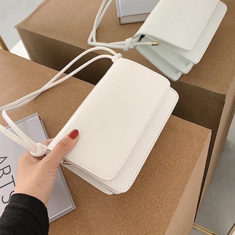 白バッグ女性2020新しい潮夏ネット赤シンプルなシングルショルダーメッセンジャーバッグ野生の野生のカジュアル小さな正方形のバッグ Tiancai_Wing_Bag0438257