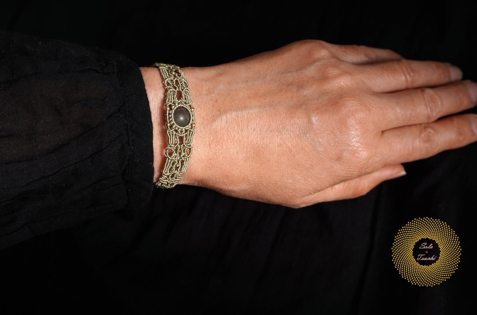 （絹糸）シャーマナイトのマクラメ編みブレスレット 〜Purification〜