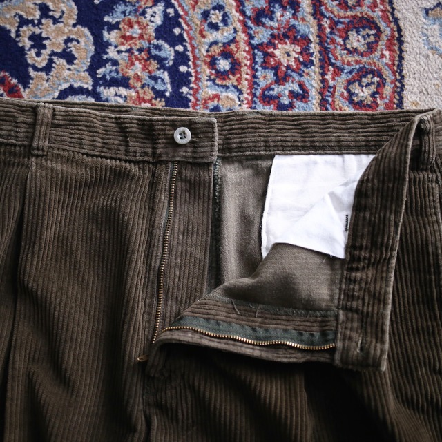 2-tuck tapered silhouette khaki wide corduroy pants