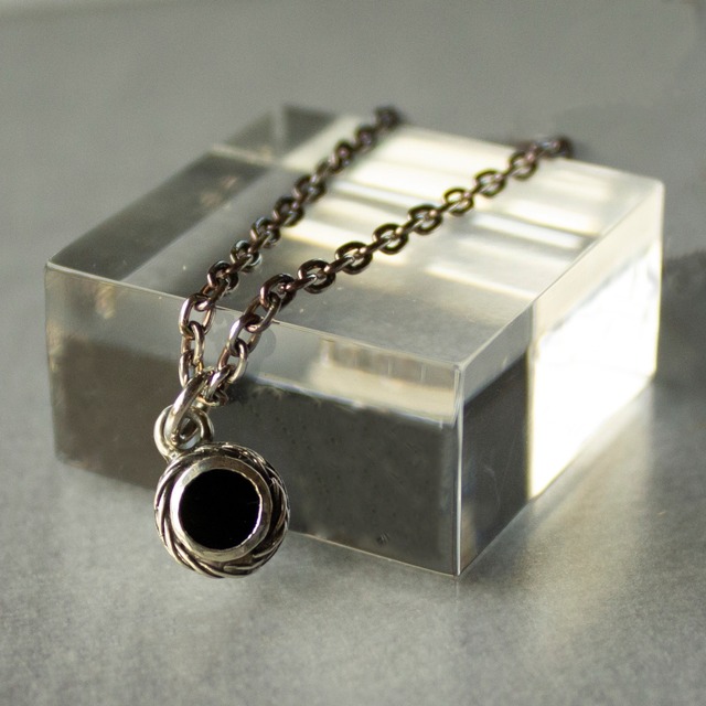 Small Mirrorstone Necklace (Circle) #Onyx