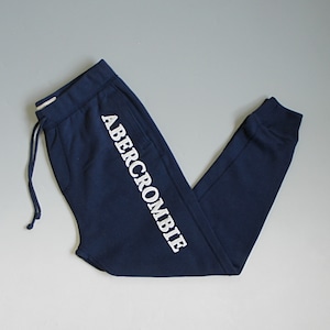 Abercrombie&Fitch アバクロンビー＆フィッチ 縦ロゴワッペン スウェットパンツ ジョガーパンツ ネイビー