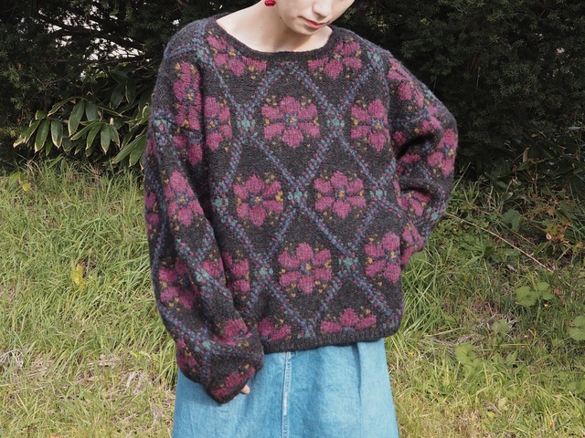 AMERICA L.L.Bean flower crew knit