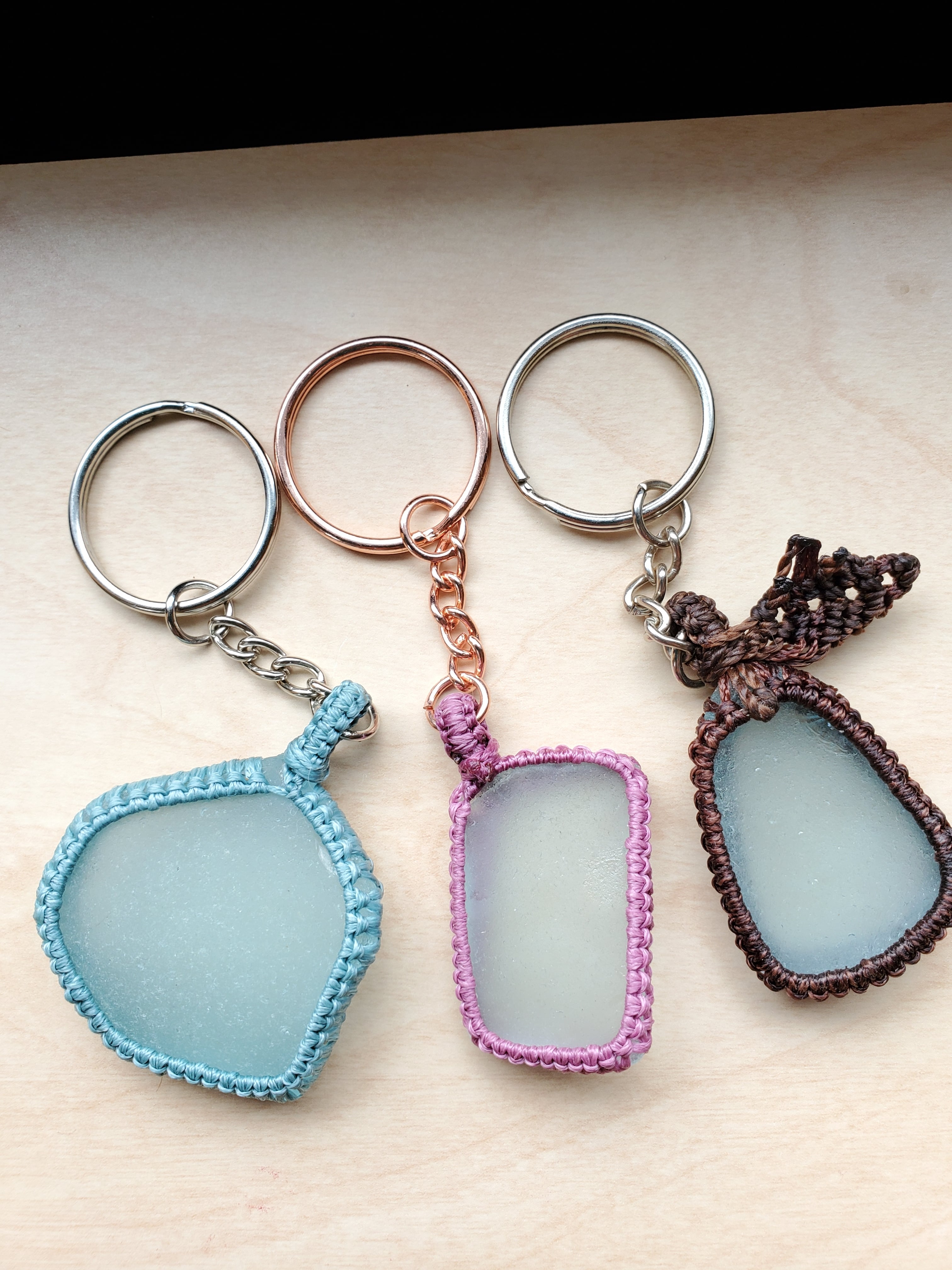 マクラメ キーホルダー ピンク マクラメスクエアノット編みキーホルダー（ピンク