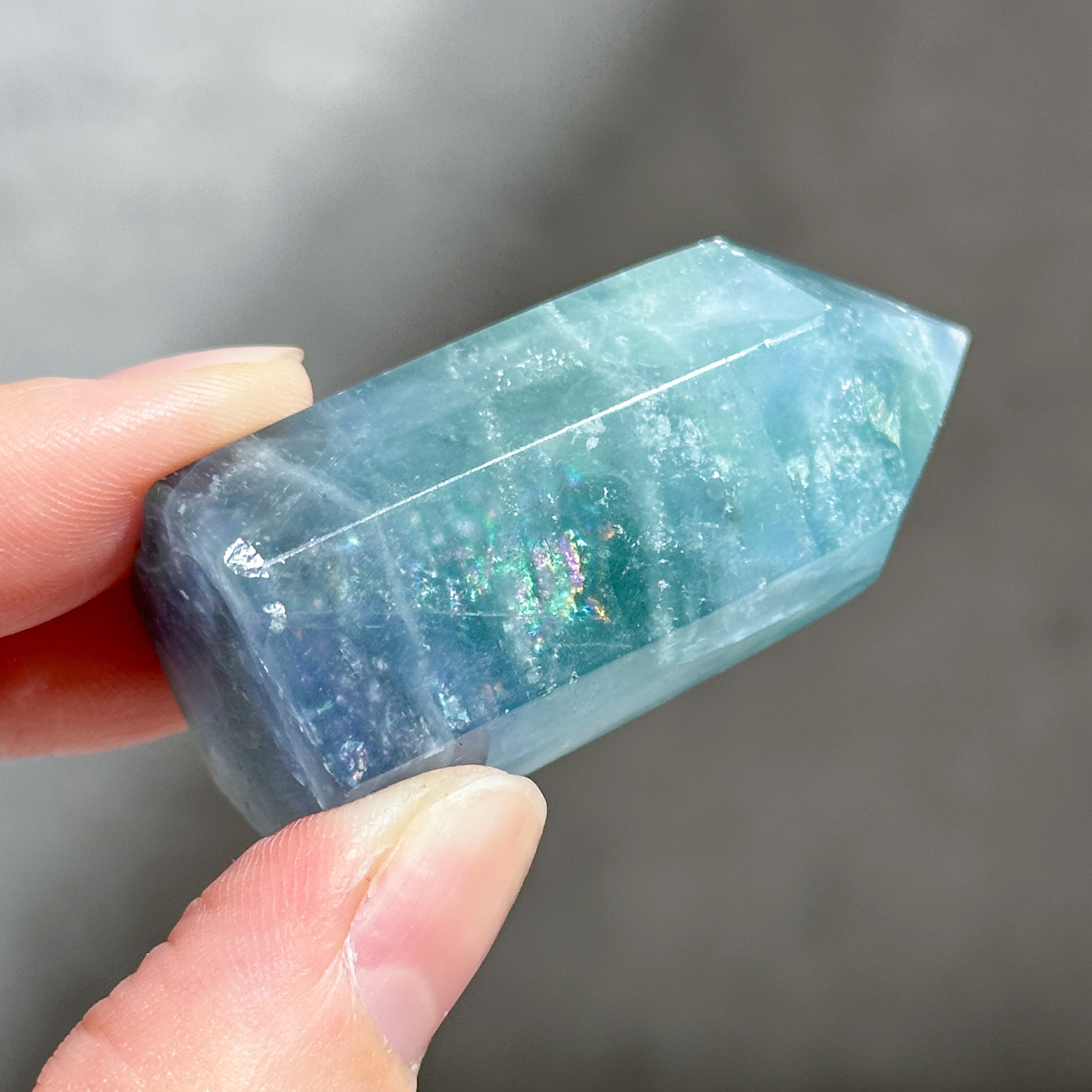 ブルー、グリーンフローライト タワー型04◇ Rainbow Fluorite