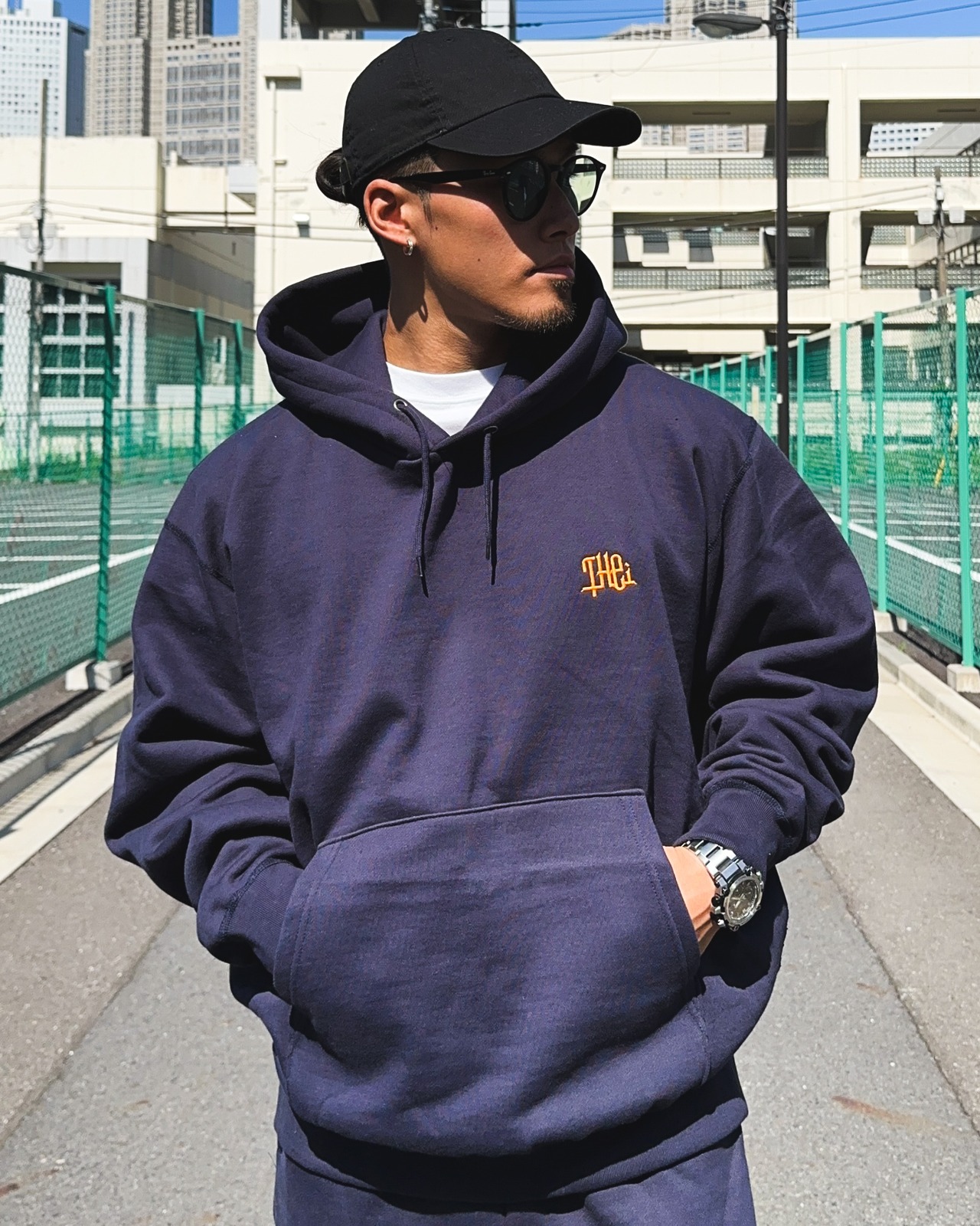 ARABIC ONE POINT HEAVY WEIGHT SWEAT HOODIE - NAVY