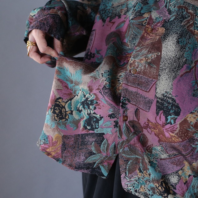 gloss fabric psychedelic poison pattern over silhouette shirt