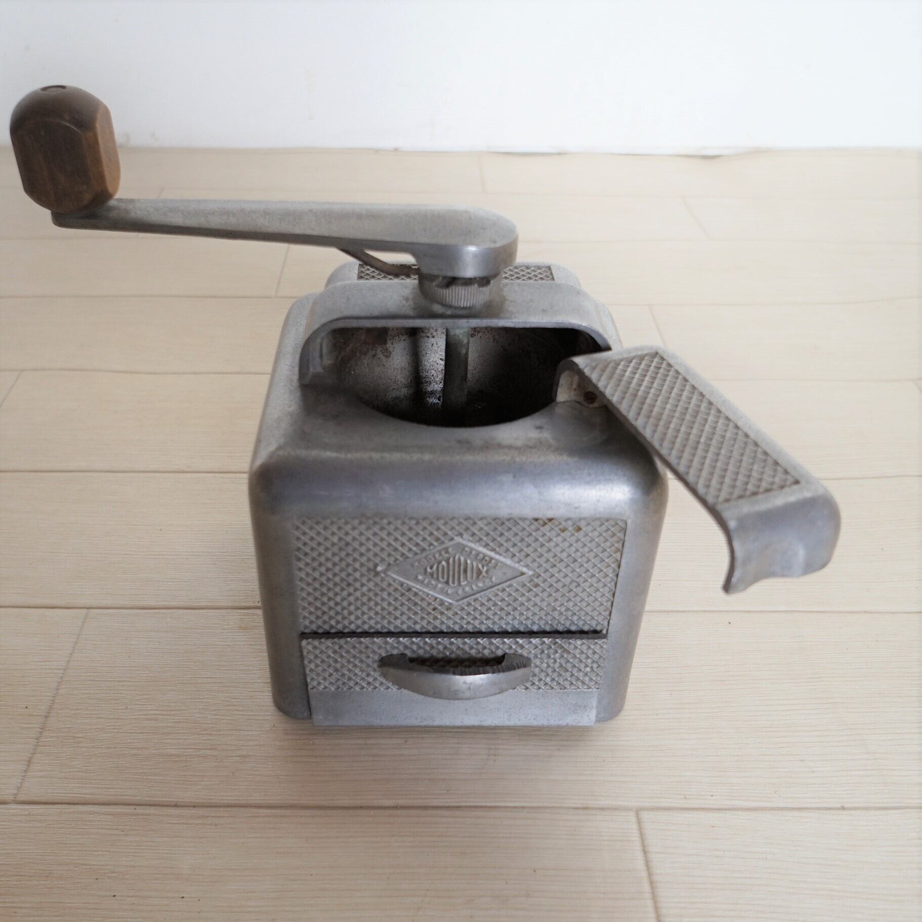 コレクション 41】フランス・MOULUX社 コーヒーミル | 純喫茶家具の