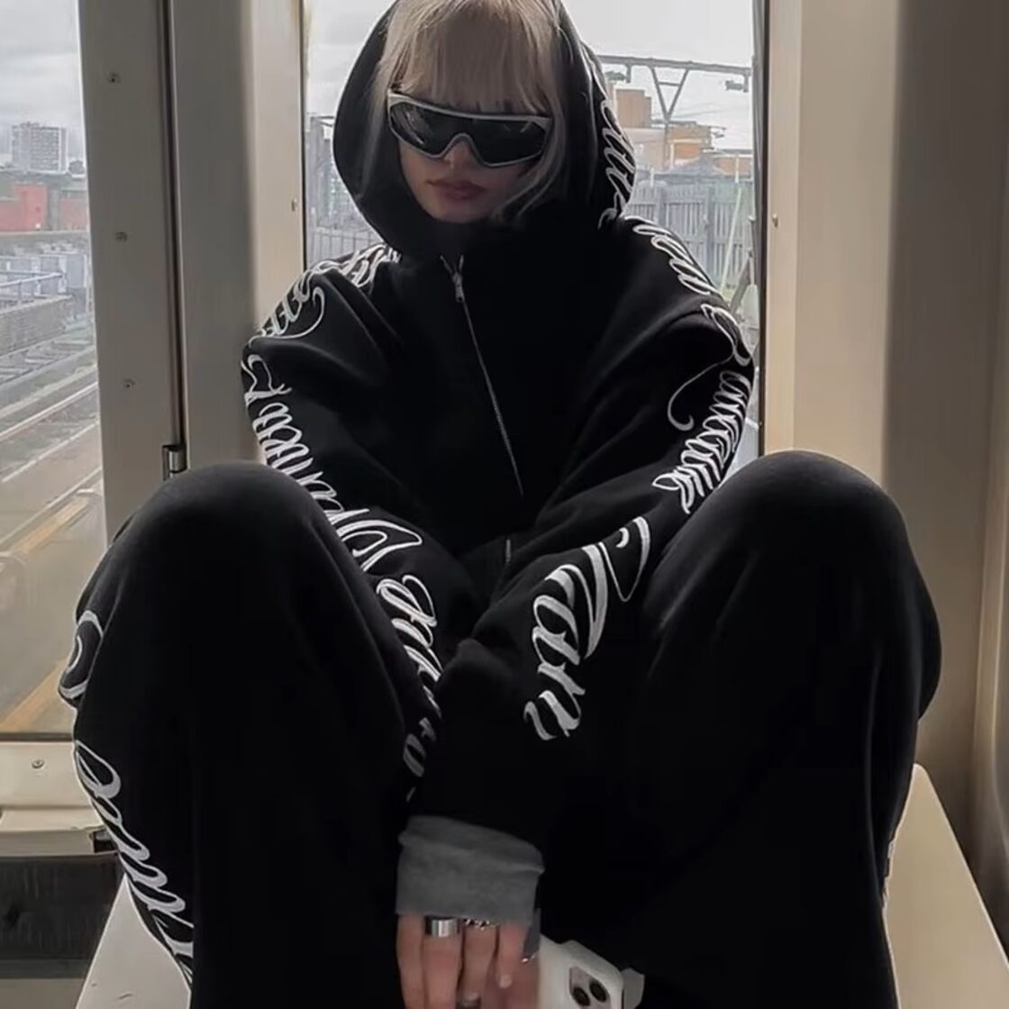 ロゴ パーカー セットアップ パンツ ジップアップ 韓国 ストリート系 