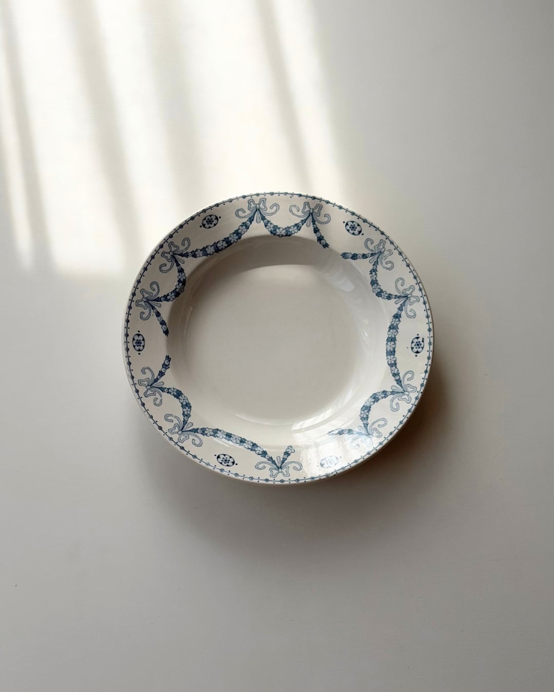 Sarreguemines サルグミンヌ / “JULIANA” リボンの平皿プレート b