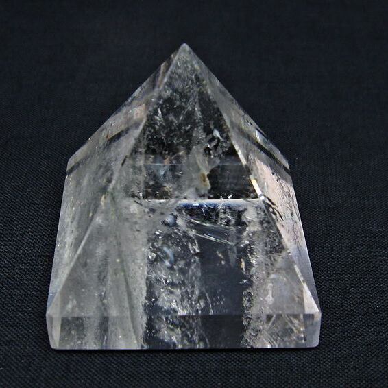 水晶 ピラミッド置物 一点物 145-1066