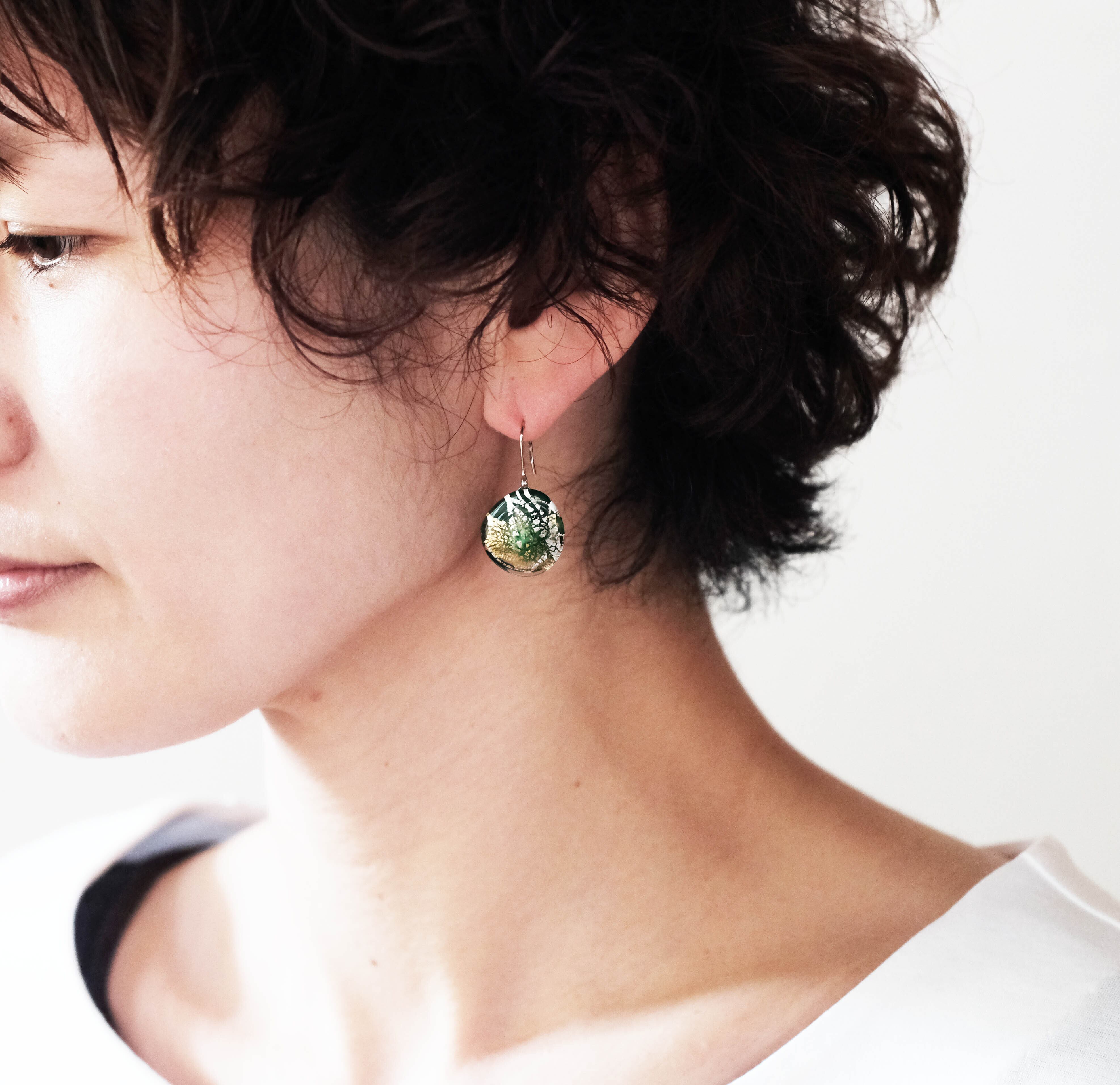 エメラルドグリーン と 金銀箔 の ピアス