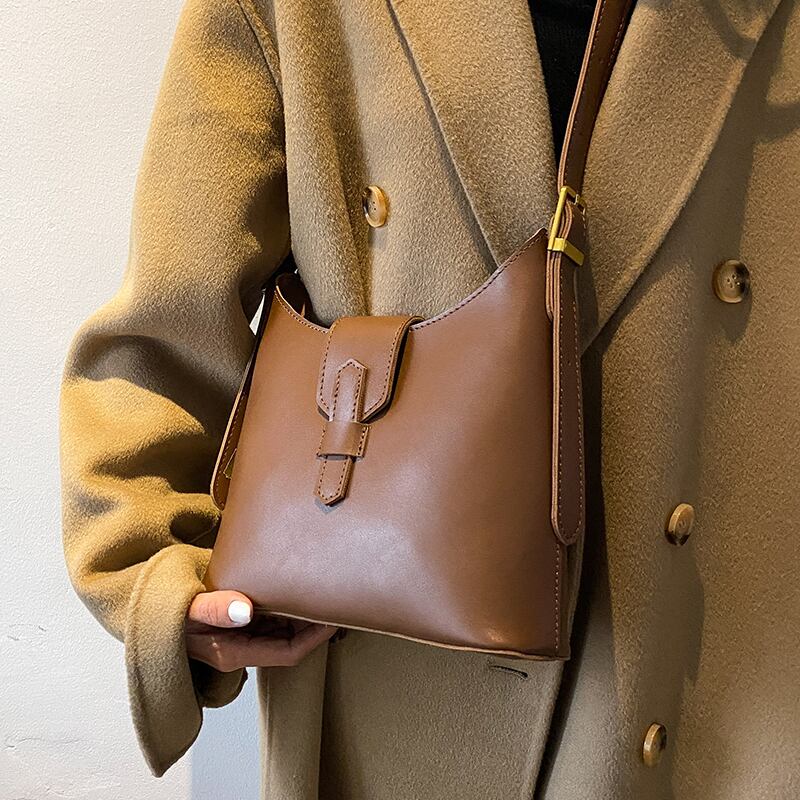 レッドスタンダードオータムウィンター レトロ 秋物 冬物 メッセンジャーバッグ 手作りハンドバック19564390206