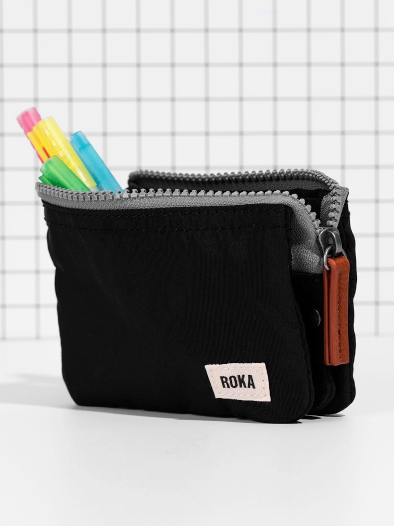 ROKA「Carnaby Black（3ポケット 財布）」