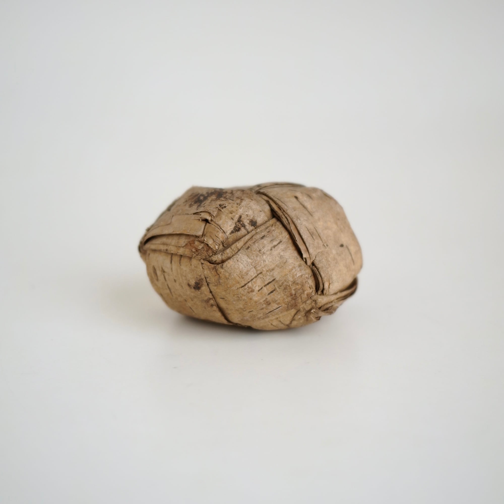 Fishing Weight / Birch Bark & Stone | troldhaugen antiques ｜ 北欧