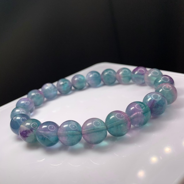 f68幻想的な色合い♪フローライトブレスレット