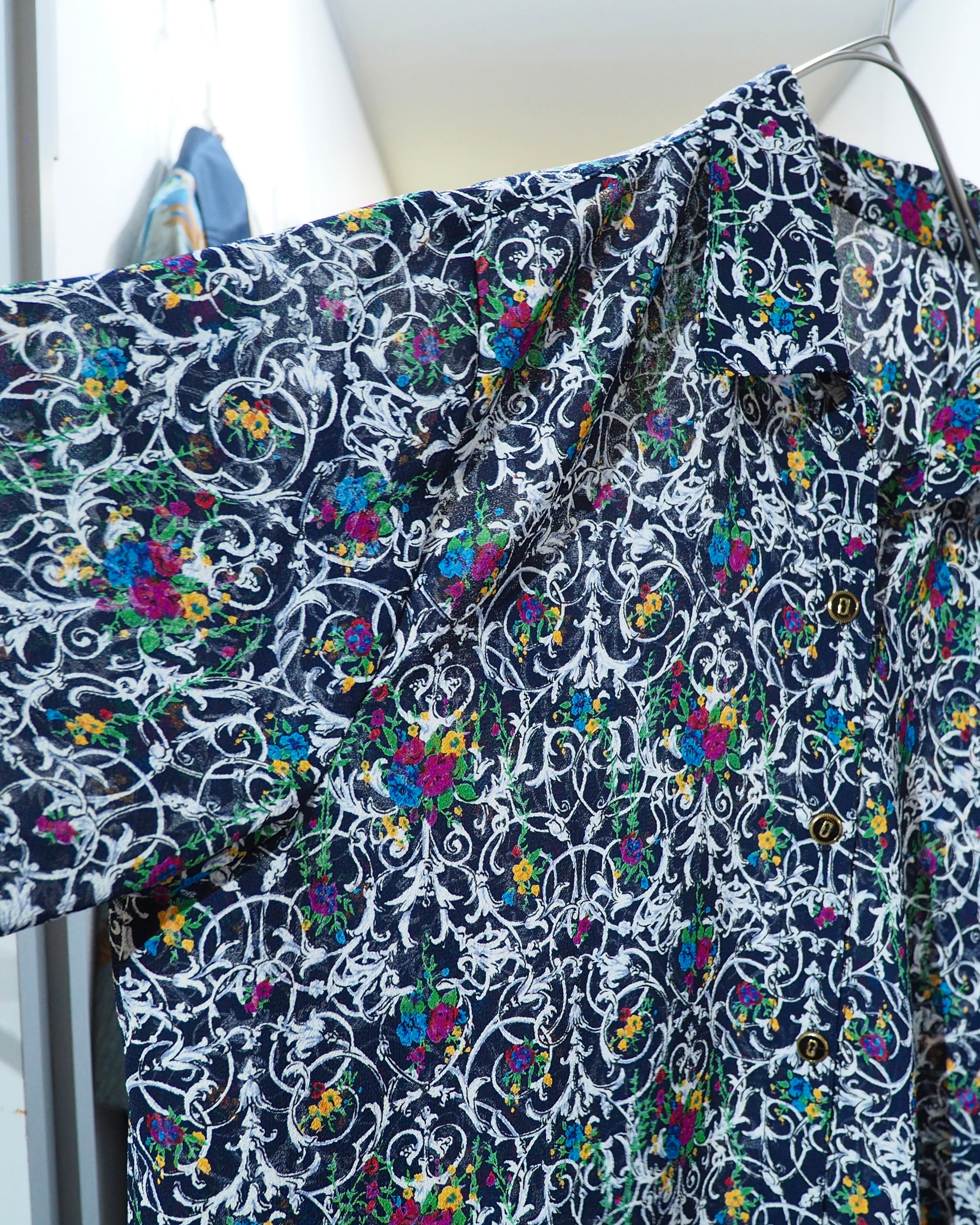 1990s Beautiful Flower pattern vintage SS sheer Shirt