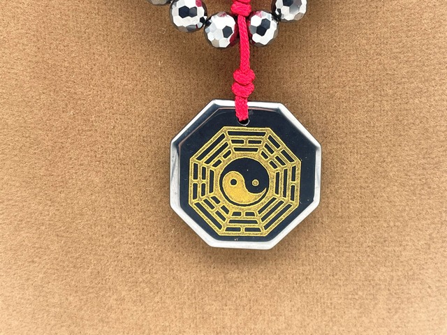 テラヘルツペンダント（テラヘルツ・八卦・水晶・ブラックシリカ）