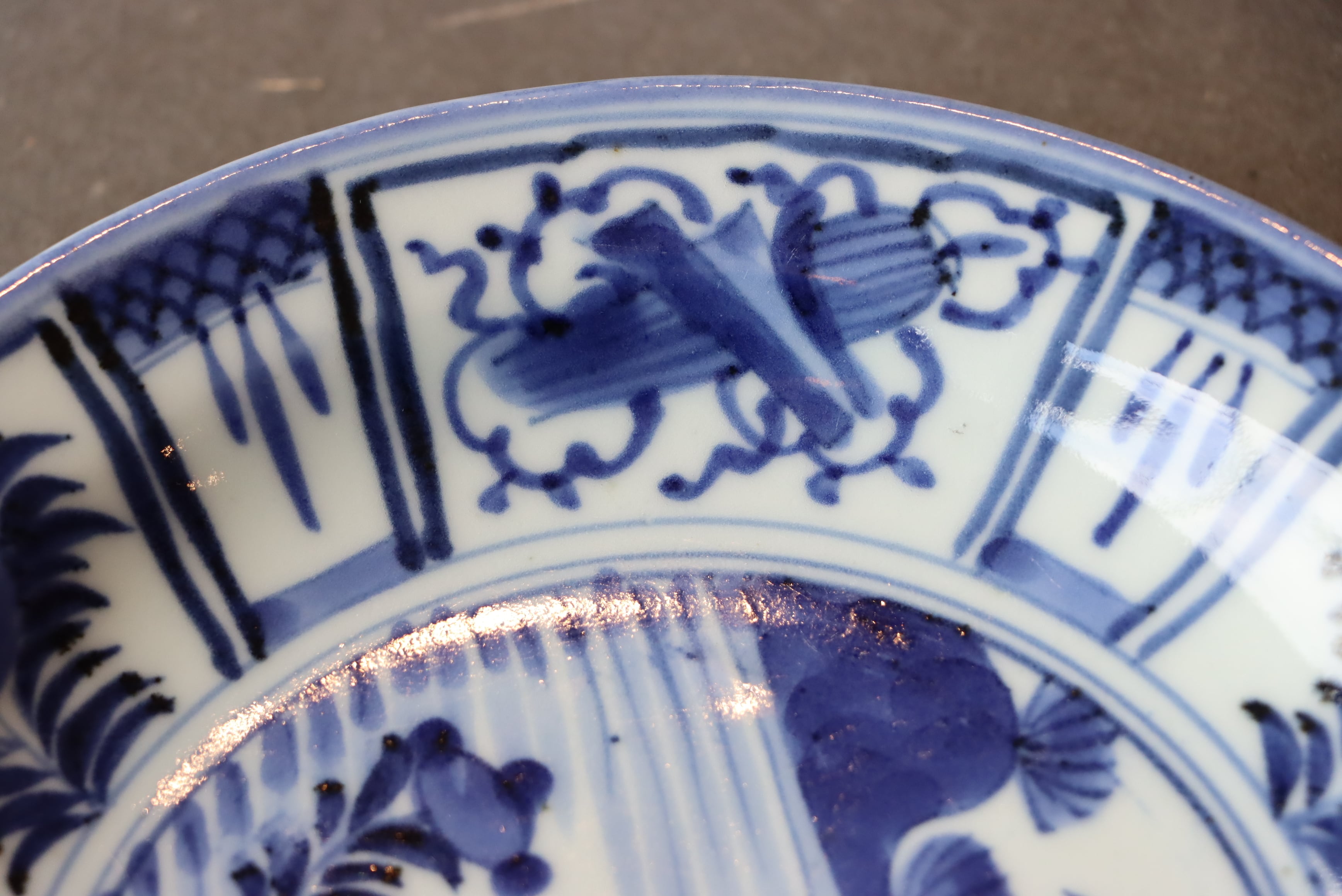 伊万里焼 染付 芙蓉手 バッタ文 中皿 七寸/Imari medium size plate