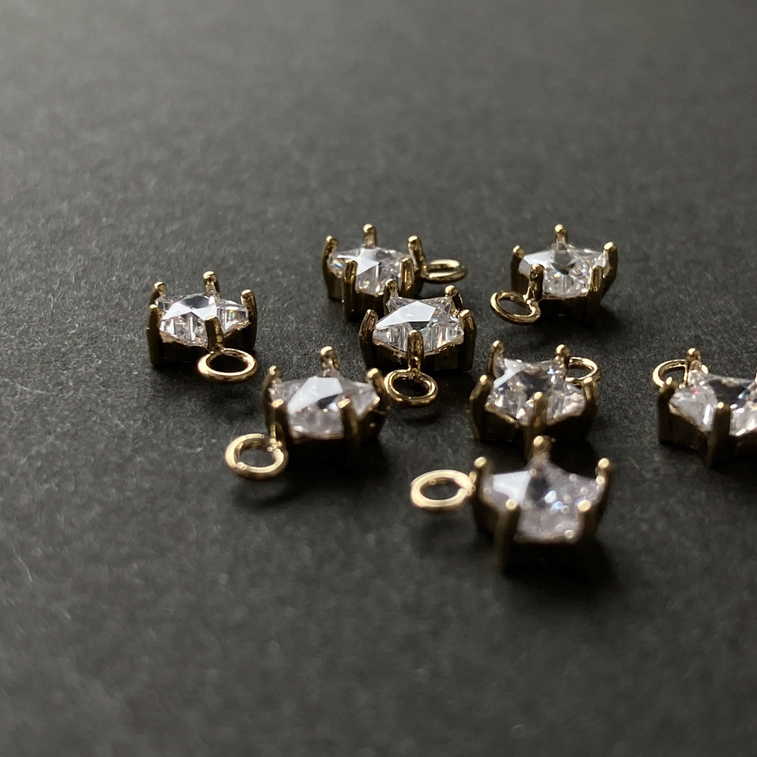 星ガラスビジュー台座付きチャーム | Dua-アクセサリーパーツショップ
