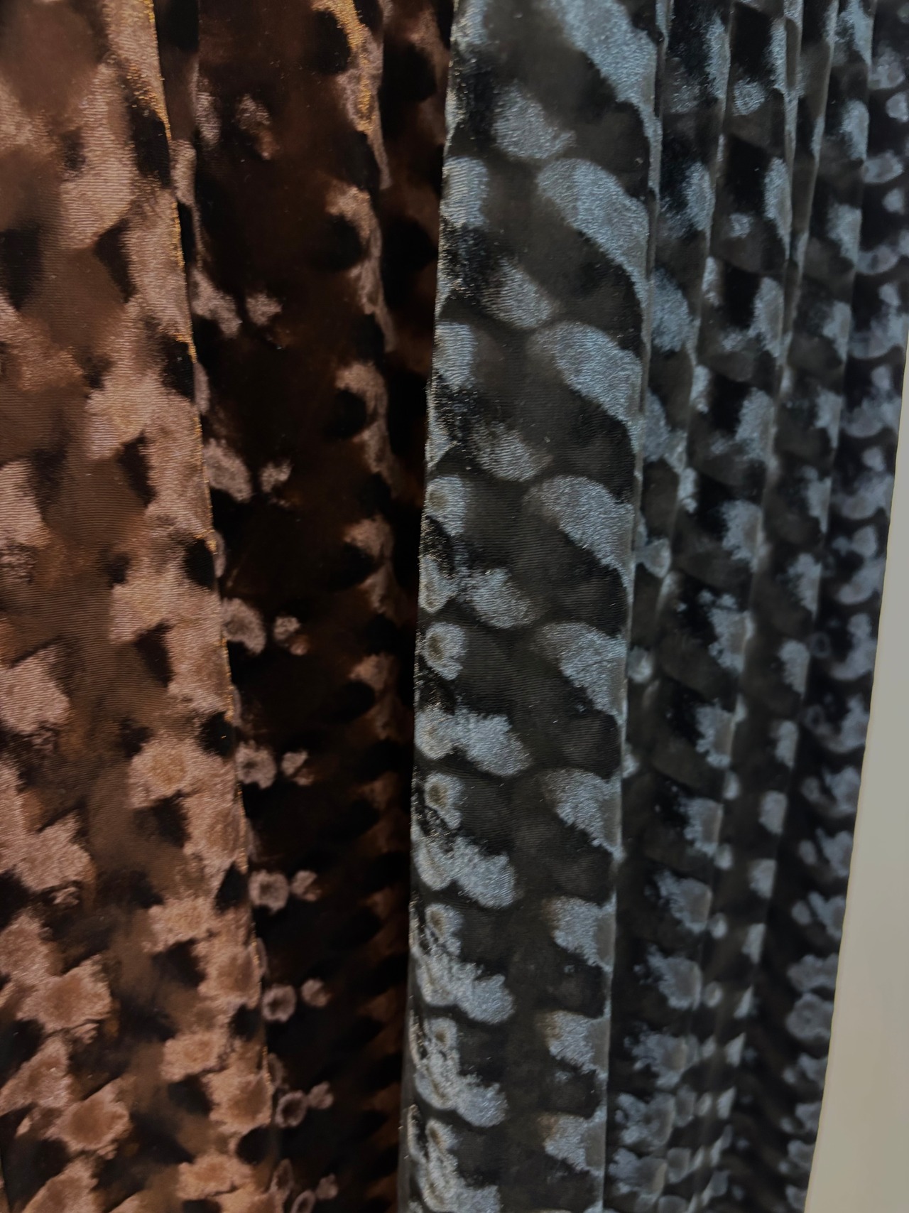 Emboss Velour Long Skirt / BLACK - 4