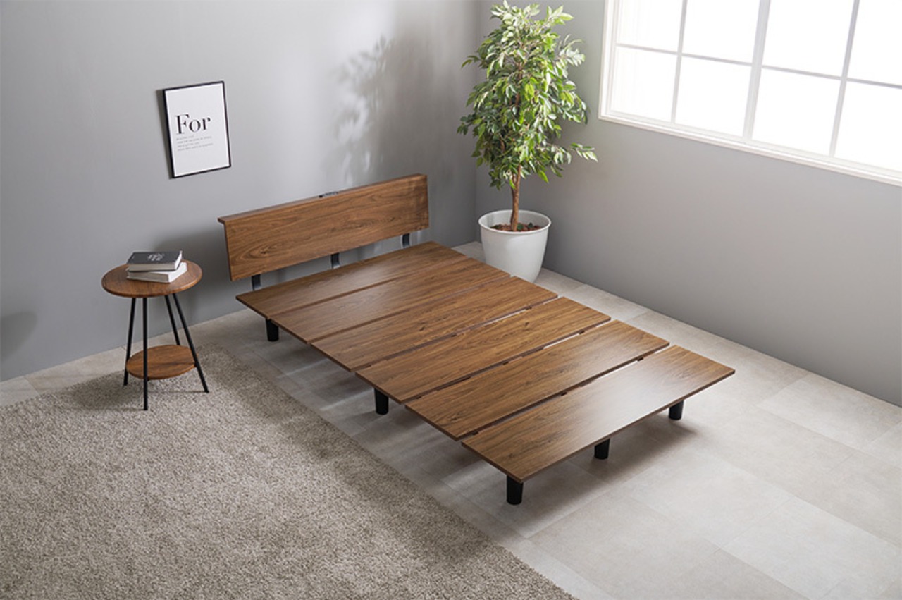 シンプル木目のセミダブルベッド マットレス付き