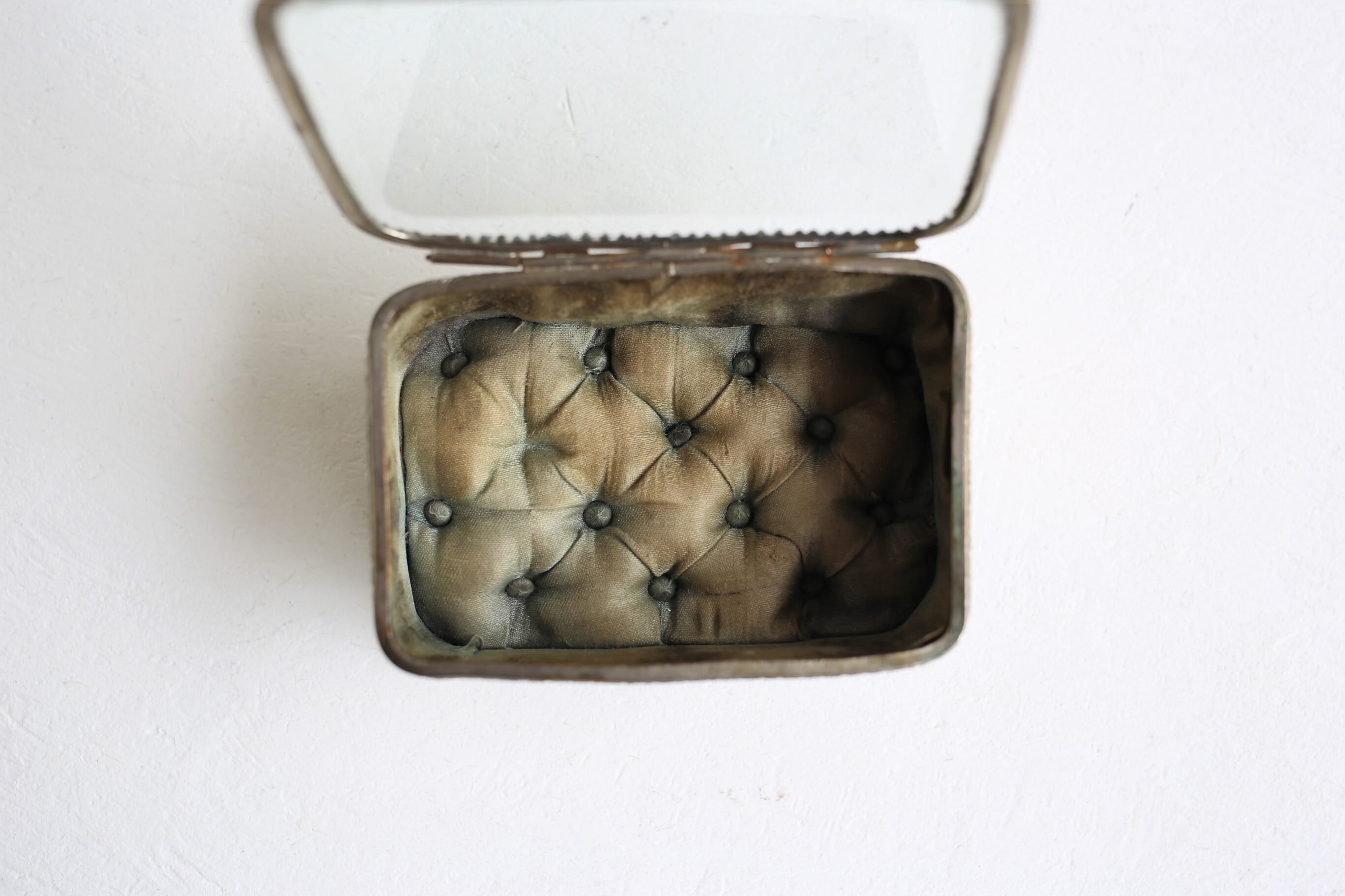 フランスアンティークジュエリーボックス　ジュエリーケース　真鍮中ふわ フランス アンティーク ジュエリーボックス 真鍮製 N-01240 | EMUPARIS