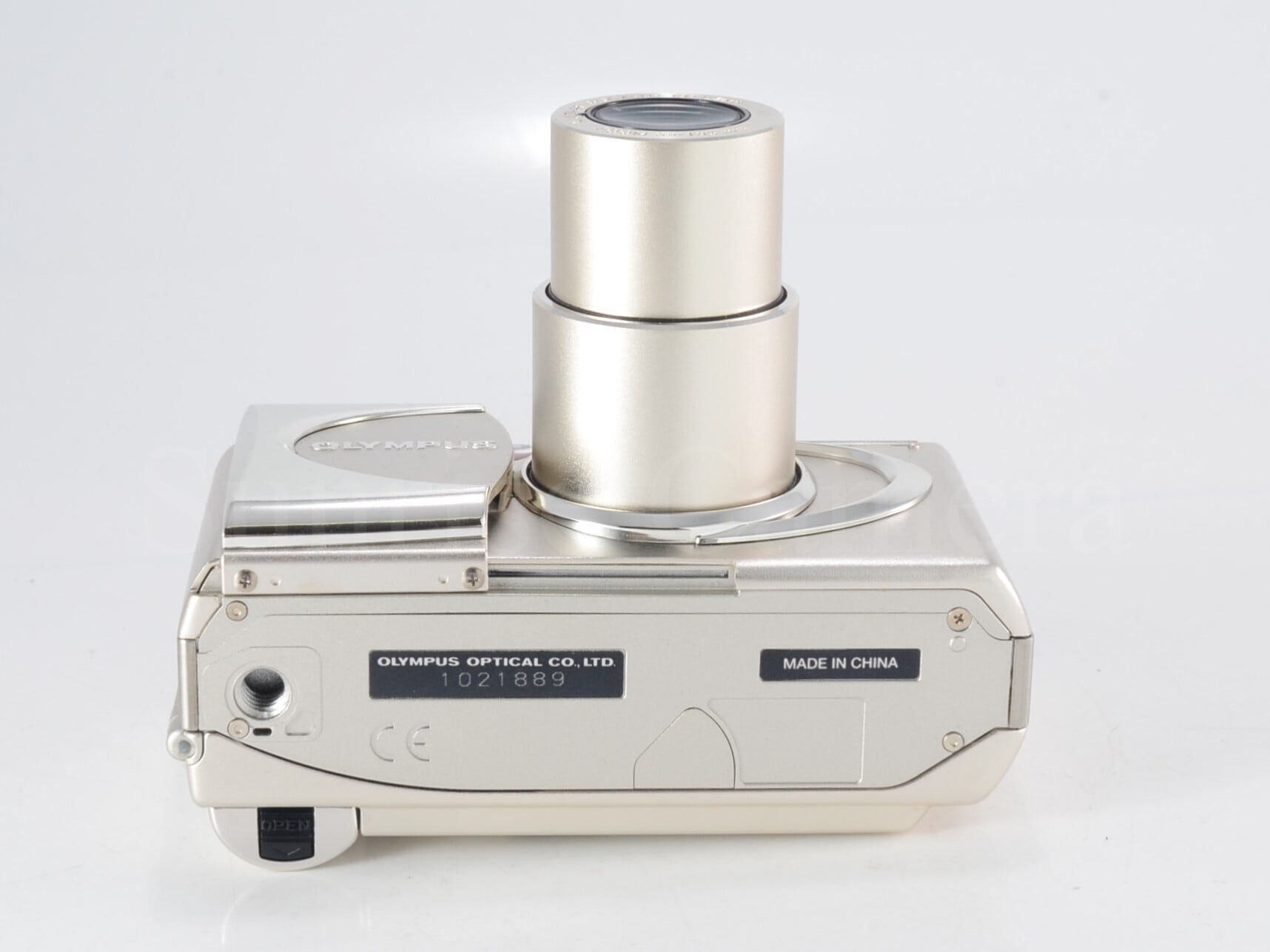 オリンパス μシリーズ フィルムカメラ シルバー OLYMPUS μ [mju:] METAL ALL-WEATHER / 38-105mm オリンパス フィルム