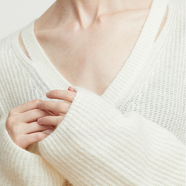 Loose fit oversized v-neck knit A00137