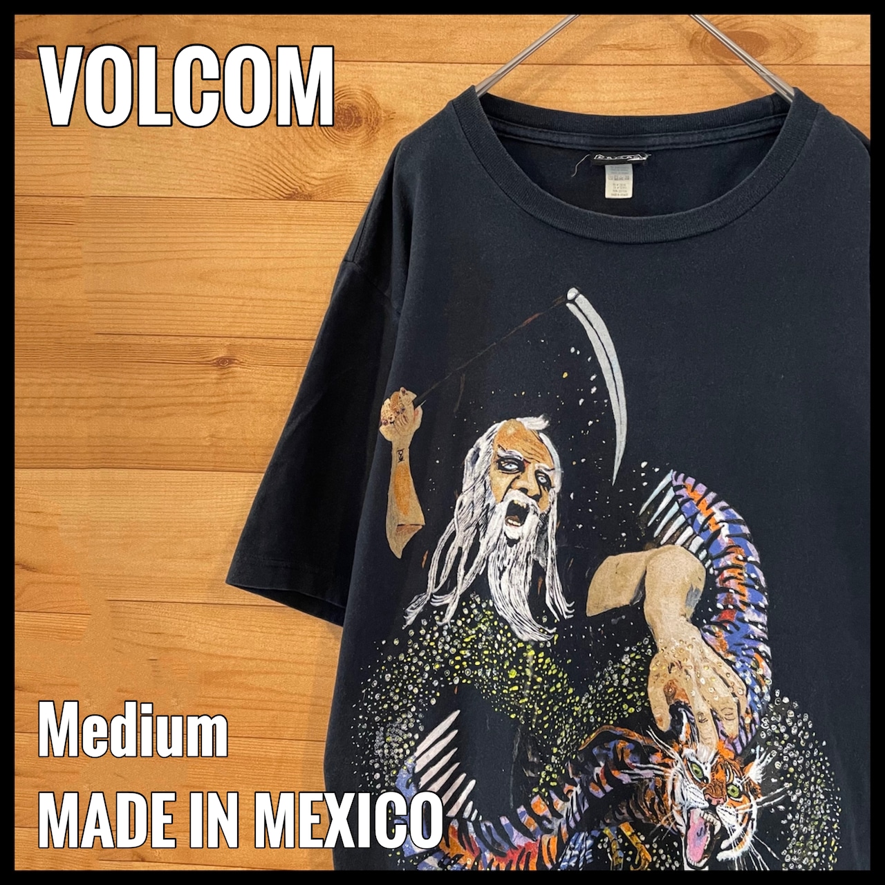 【VOLCOM】存在感のあるイラスト プリント Tシャツ ブランドロゴ バックロゴ Mサイズ  スケボー スノボー ボルコム メキシコ製 US古着 アメリカ古着