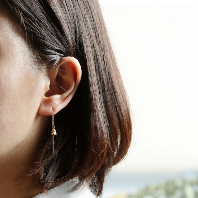 大人格好いい三角パイライトのチェーンピアス｜14kgf｜金属アレルギー対応