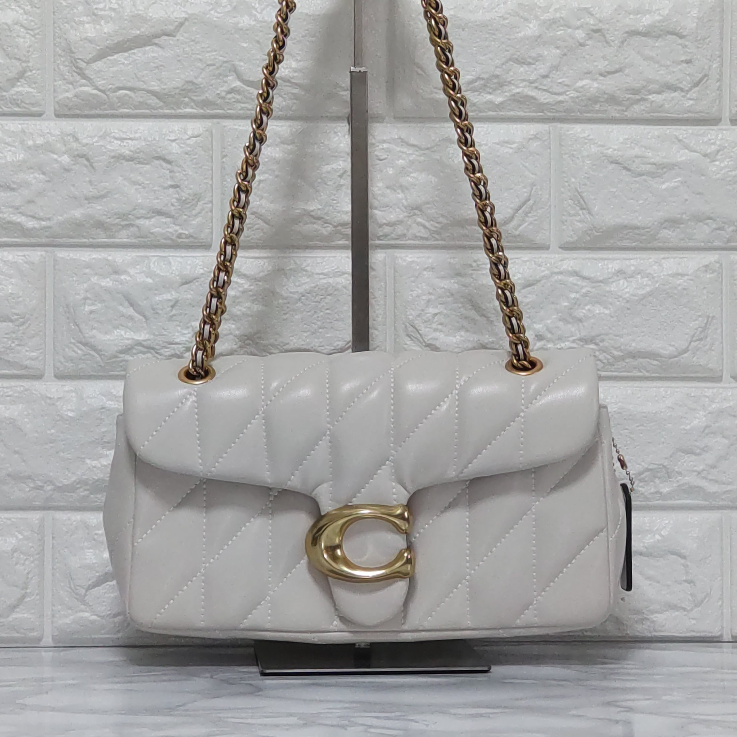 COACH コーチ タビー ショルダー バッグ 26 キルティング ホワイト  