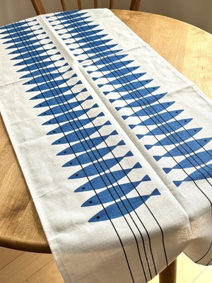 【almedahls】アルメダールス テーブルランナー ニシン・ブルー