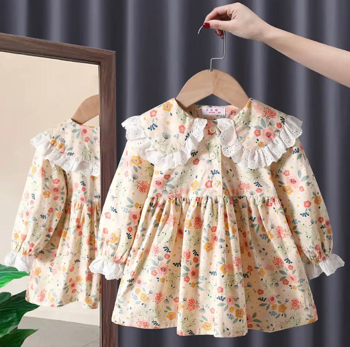 カラフルなお花の可愛いワンピース