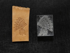 【アクリル刻印】インディアン　ウォーボンネット　羽帽子　ネイティブアメリカン　レザークラフト用