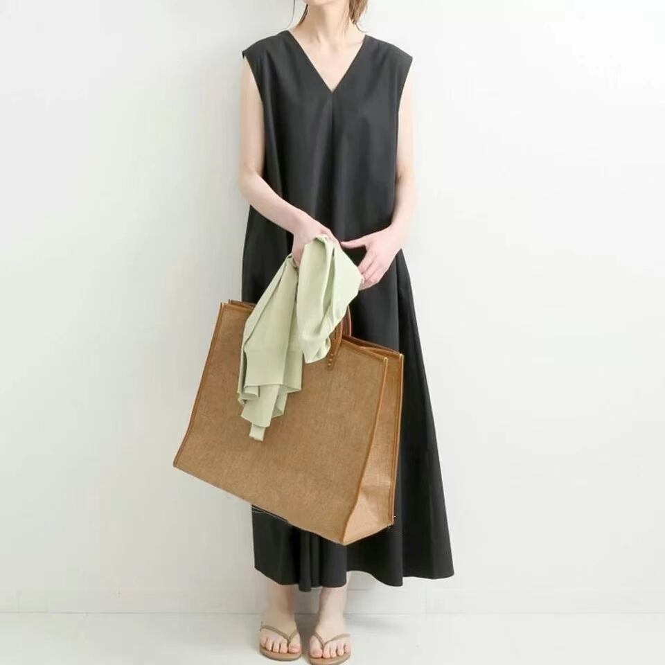 Vネック コットンボリュームワンピース　AJ22263-6805