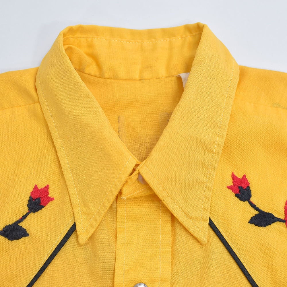 70s USA製 薔薇刺繍 パイピング デザイン 半袖ウエスタンシャツ 70s USA製 薔薇刺繍 パイピング デザイン 半袖ウエスタンシャツ
