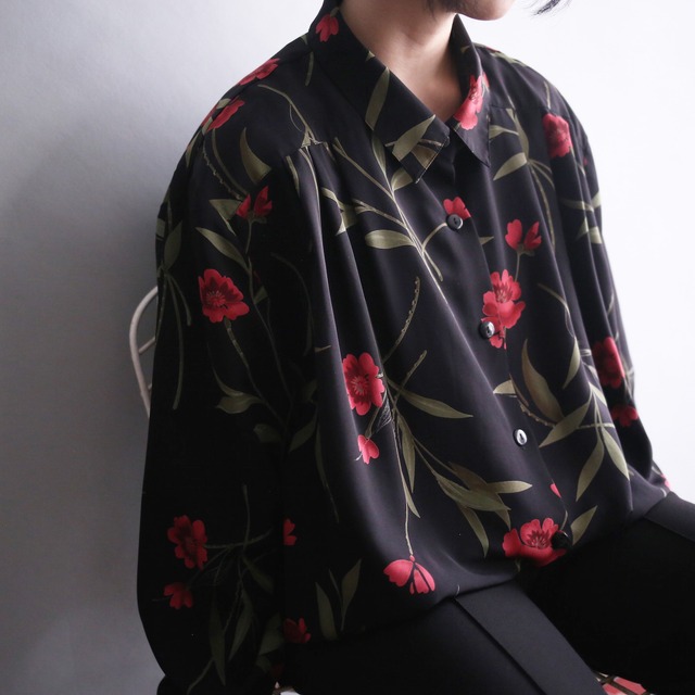 flower art pattern wide silhouette shoulder tuck shirt