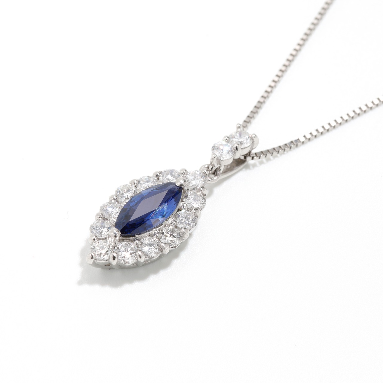 マーキスカット サファイア ネックレス pt / 0.609ct / DA 0.700ct