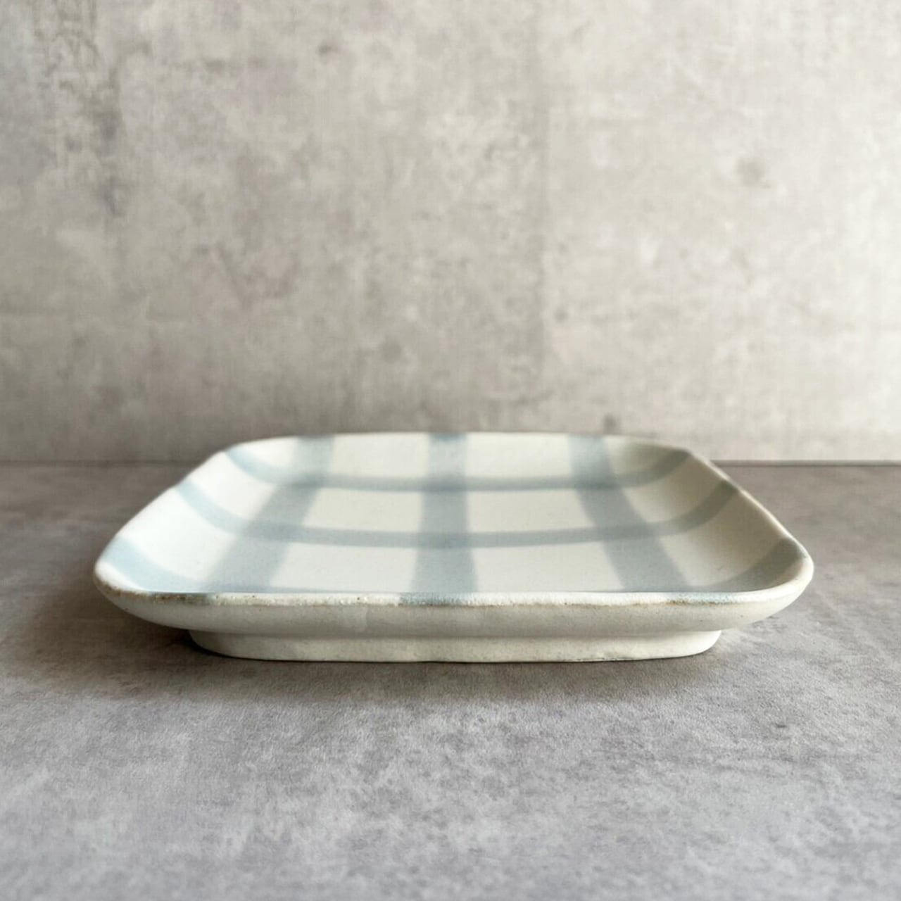 A2211 ほのか角皿17（グレー） | KANESAN1893