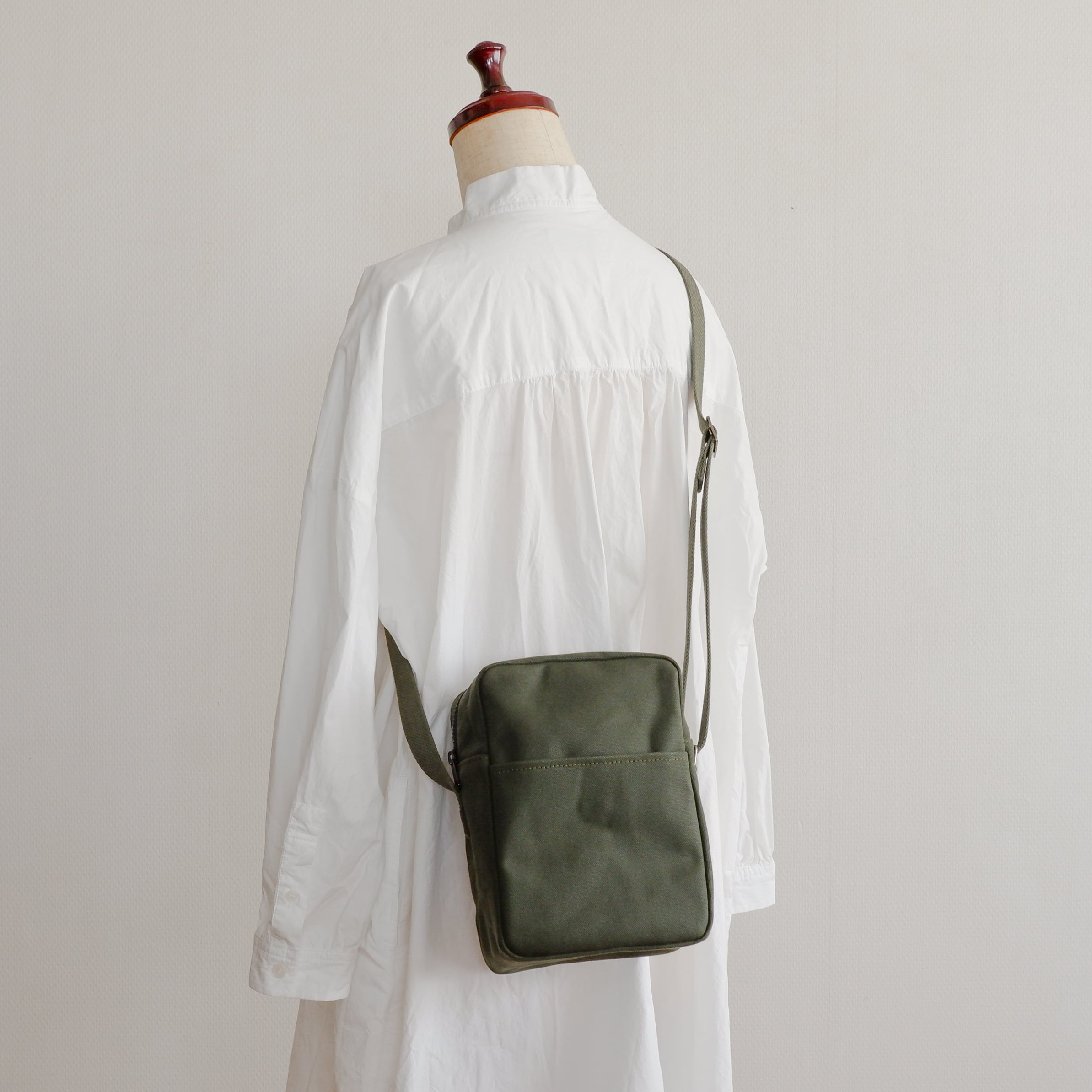 6号帆布ショルダーバッグ オリーブドラブ | aoya bags | シンプルで