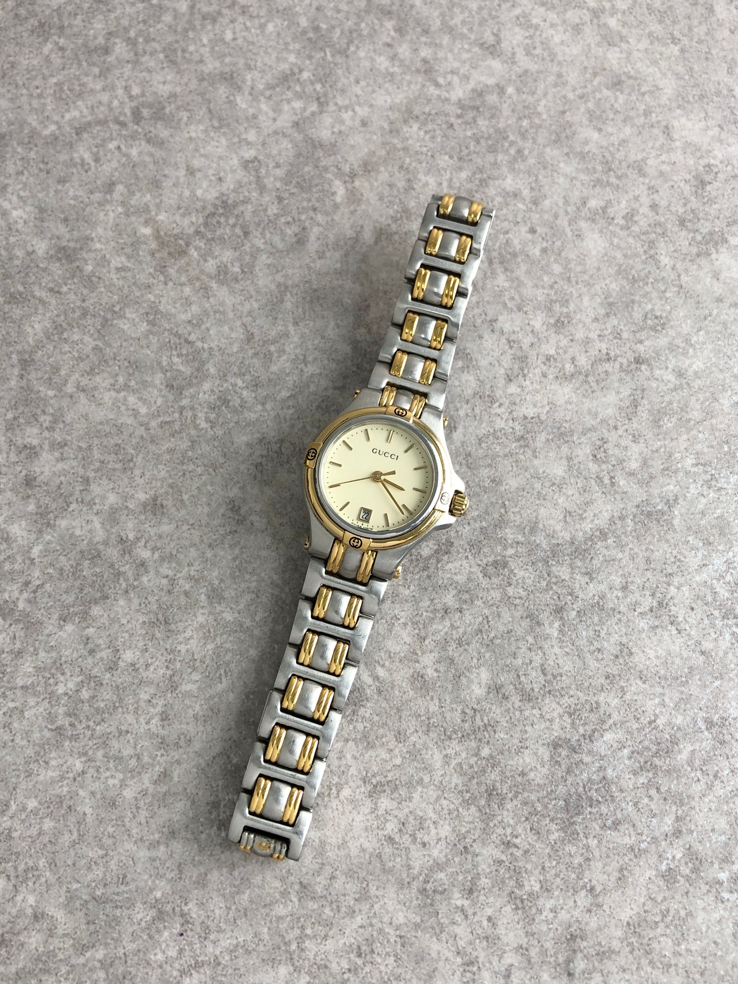 GUCCI グッチ 腕時計 シルバー ステンレススチール 9040L クウォーツ