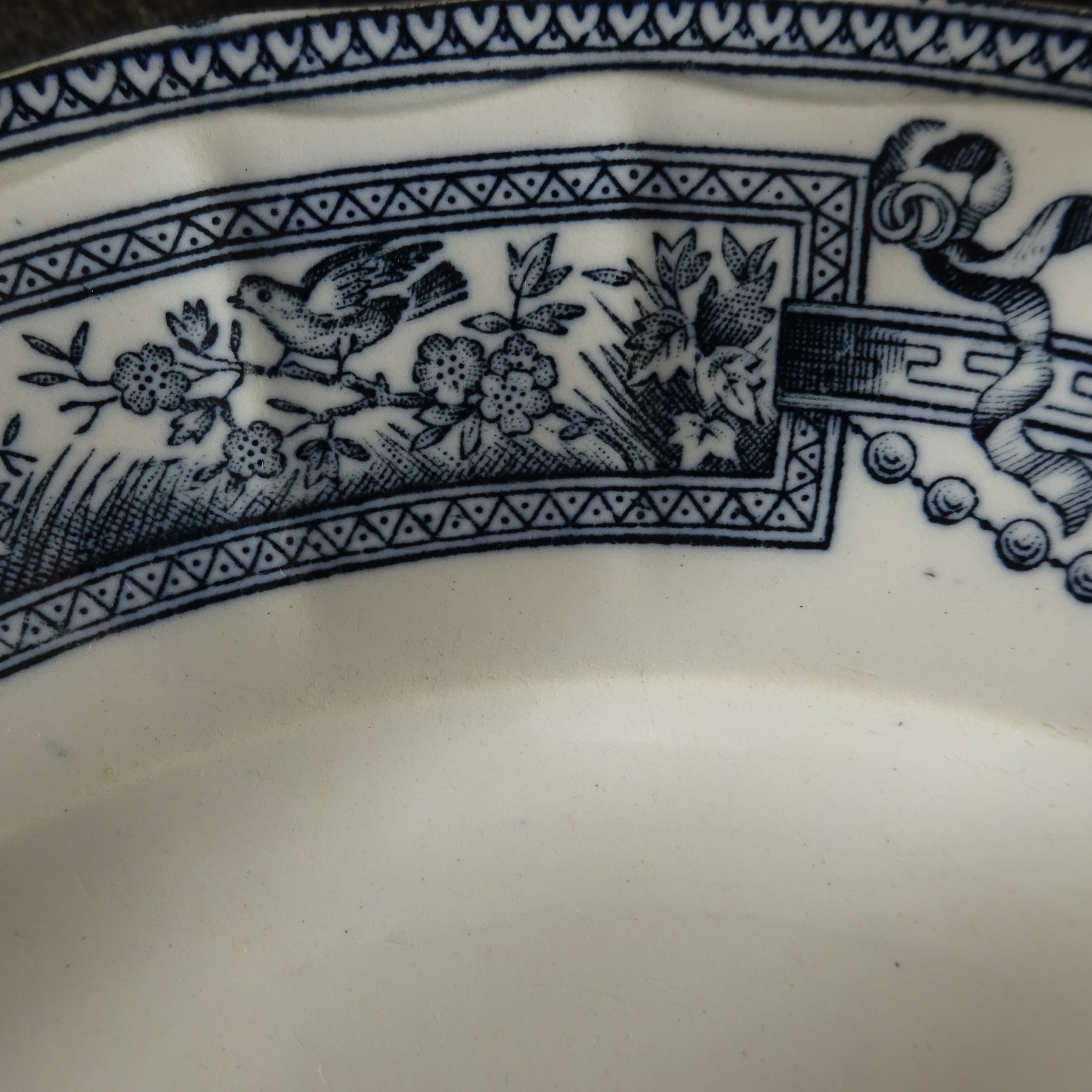 【 Épuisé 】ST AMAND ET HAMAGE NORD  modèle《MÉDAILLON》Assiette plate (A)