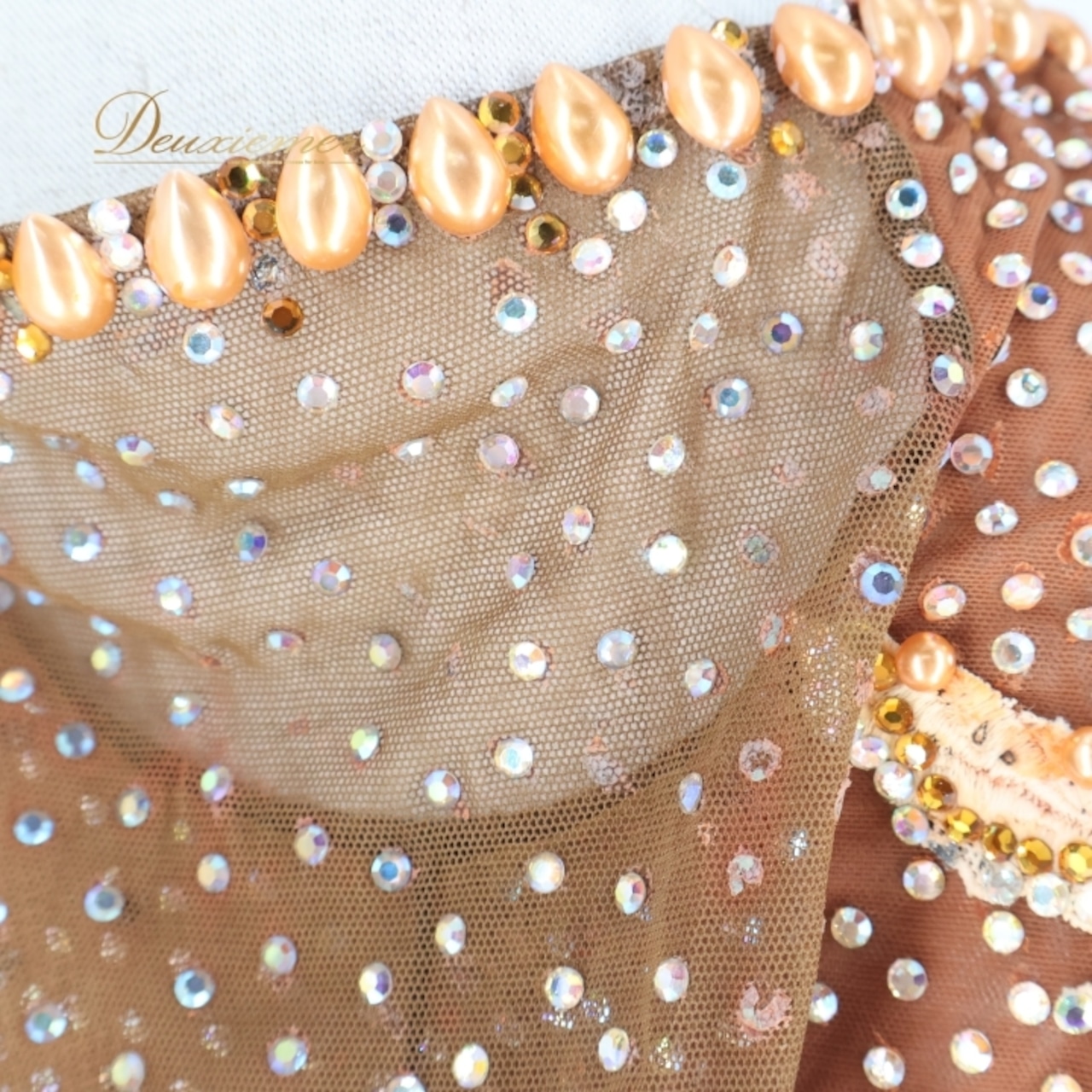 社交ダンス 衣装 スタンダードドレス ワンピース ドレス ファー 茶色 ゴールド 金 ブラウン デモ 競技 ダンス パーティ 発表会 ブラウン系 ゴールド系 お洒落 フワフワ エレガント レディース 発表会衣装 大人用 ステージ衣装 パフォーマンス コスチューム 競技会用