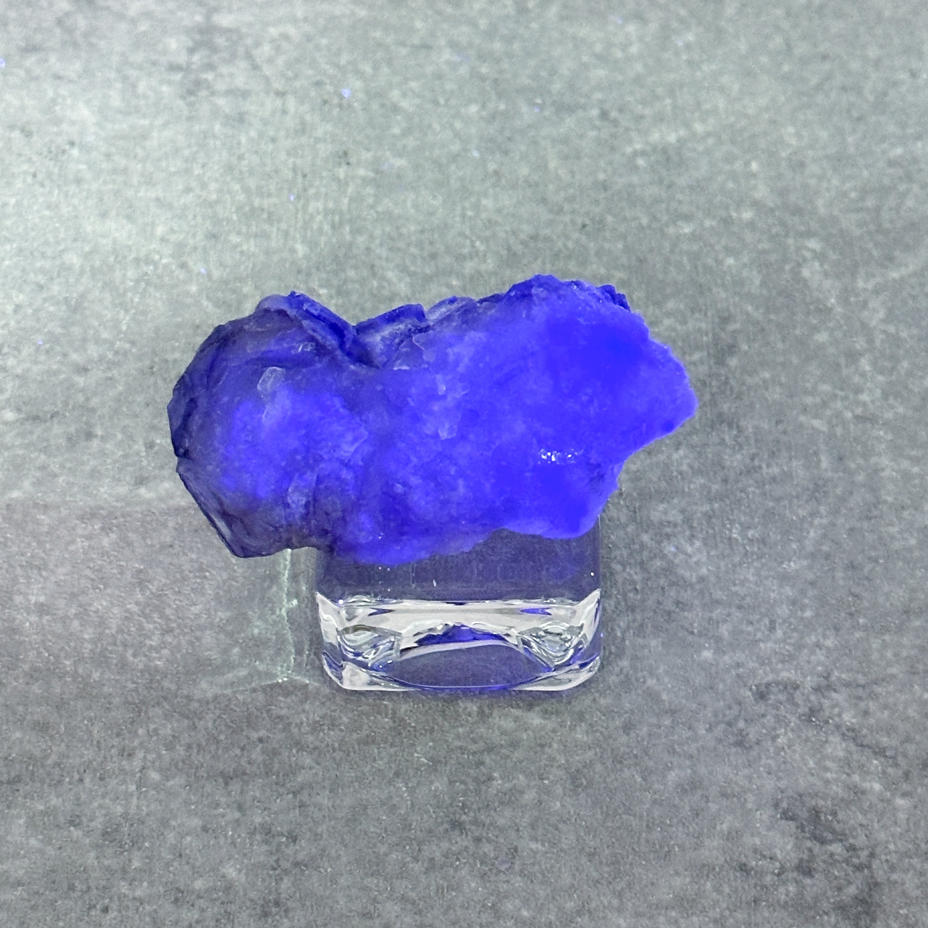 蛍光◎ヤオガンシャン産フローライト 原石03◇ Fluorite From
