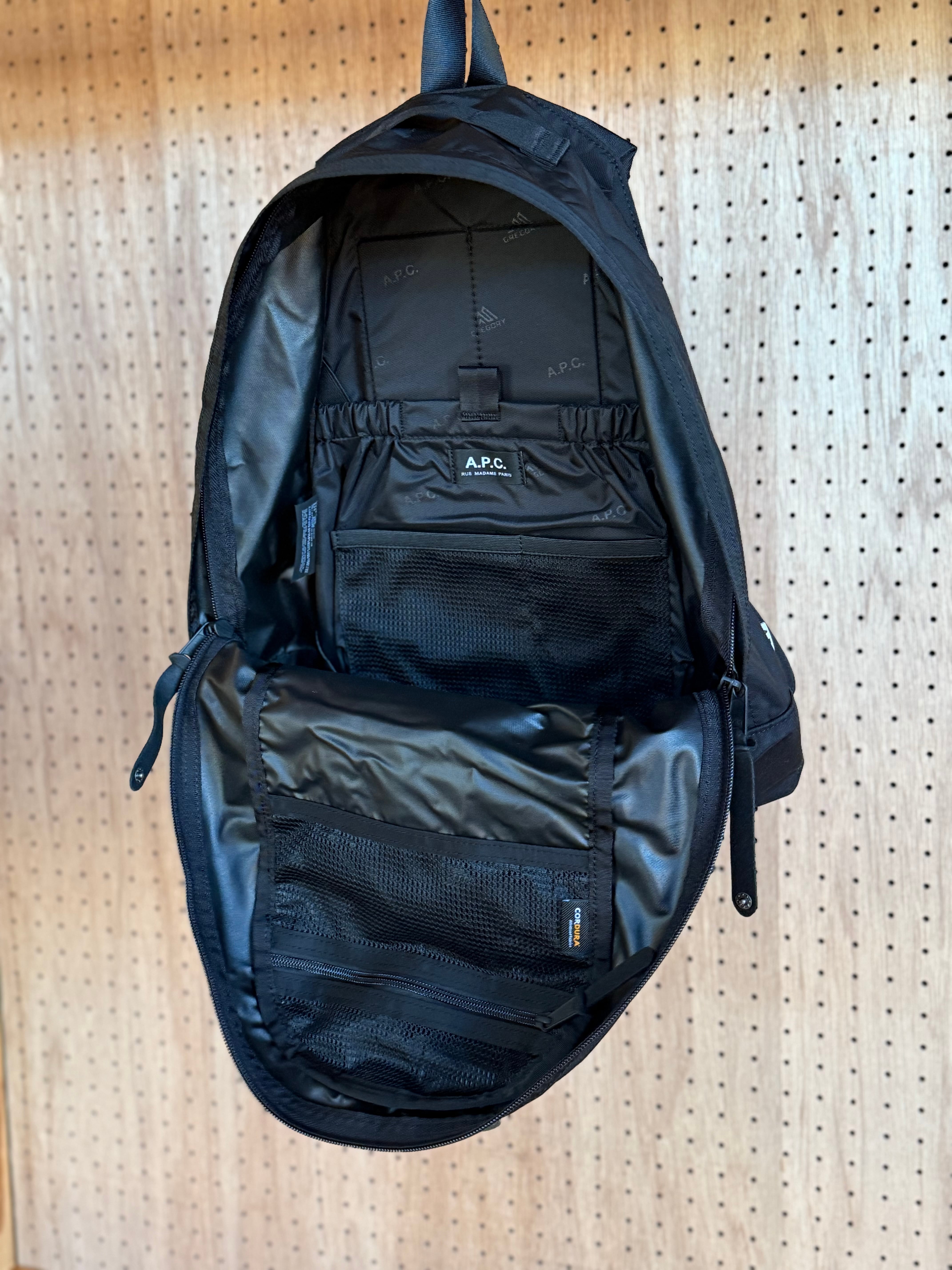 A.P.C. × GREGORY【FINE DAY A.P.C. GREGORY】 | LARGE LAB TOWN