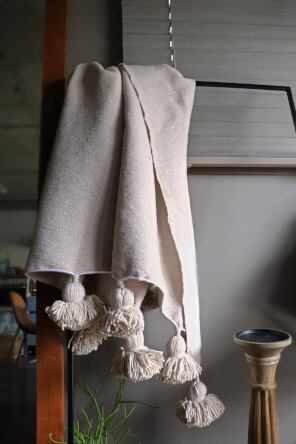 モロッコ直輸入　ポンポンブランケット　綿100% モロッコ直輸入 ポンポンブランケット 綿100% ベージュ：モロッコ